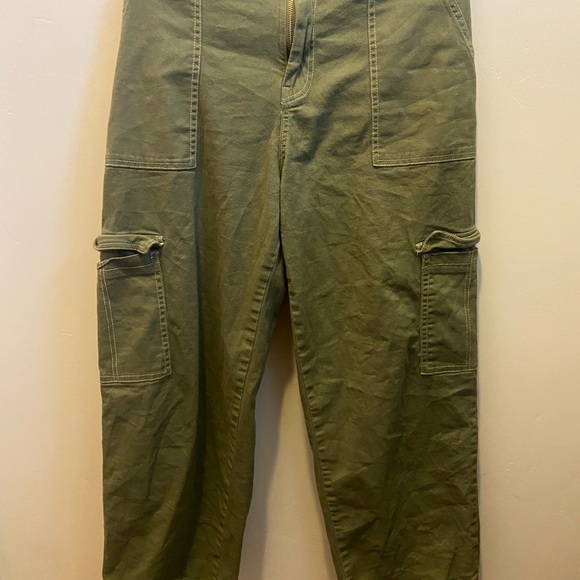 Almost Famous Green Cargo Pants - Picture 1 of 2